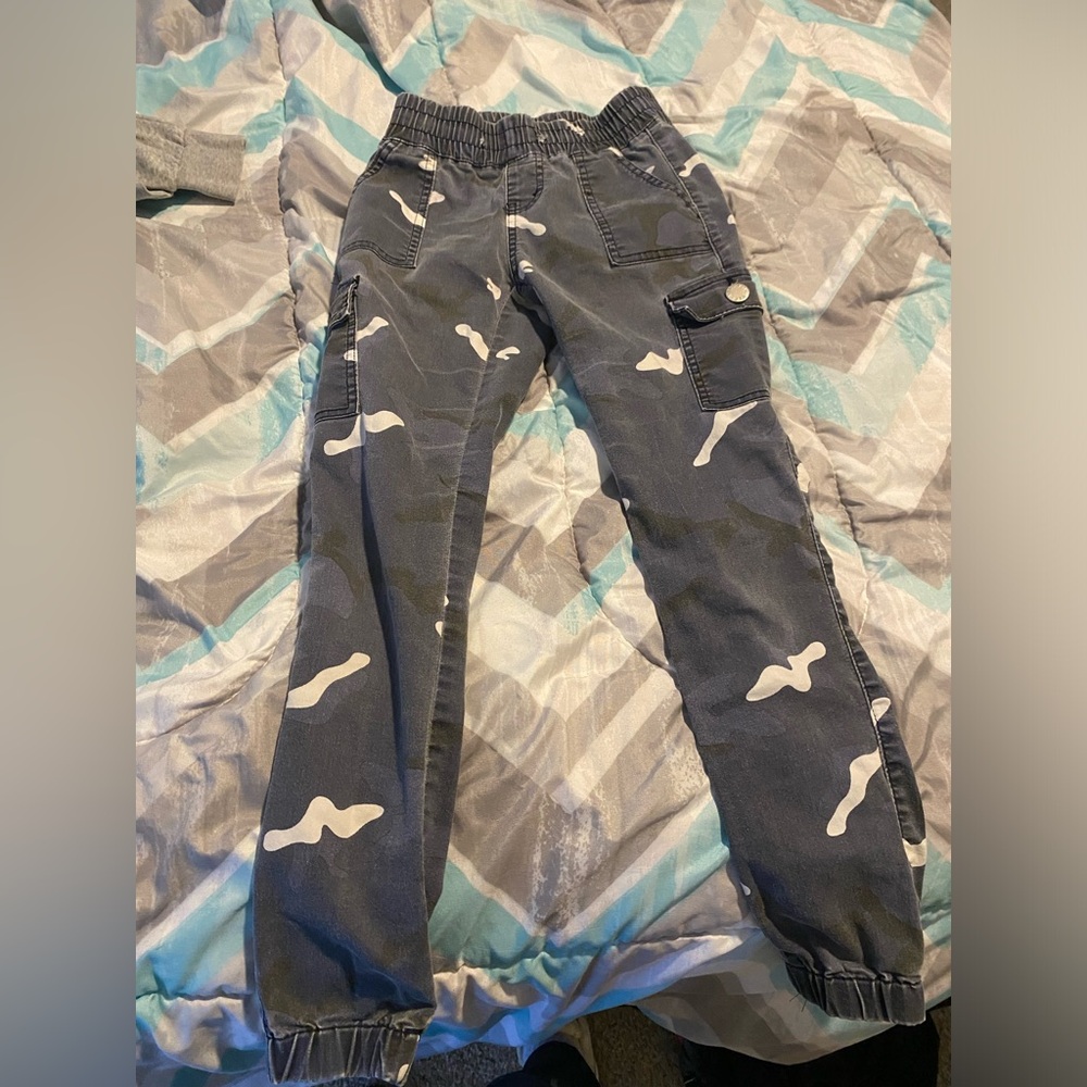 Stretchy pants